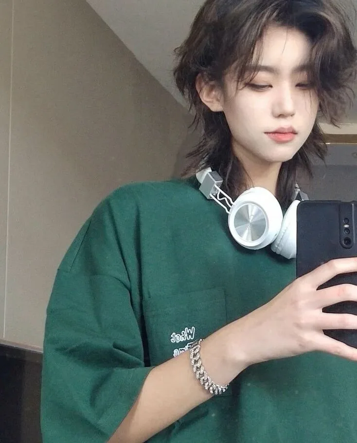 wolf cut mullet female