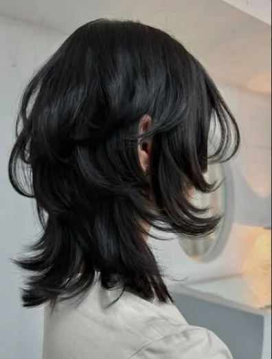 Layered Face-Hugging Crop