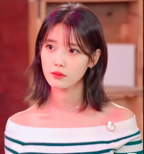 IU (Lee Ji-eun)